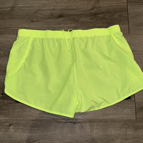 NWOT new balance running shorts xl - Picture 3 of 4
